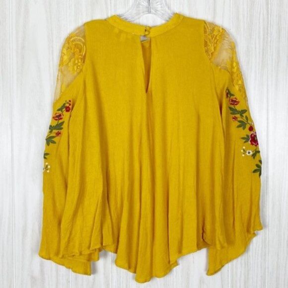Umgee | Floral Embroidered Lace Blouse Size S - Picture 2 of 6